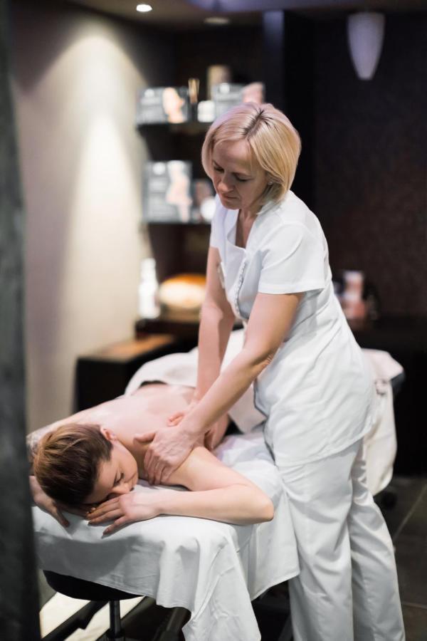 רוגאסקה סלאטינה Hotel Aleksander Medical & Spa מראה חיצוני תמונה